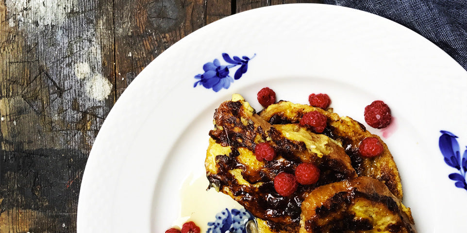 Briochines toastées aux bananes rôties et fondue de chocolat